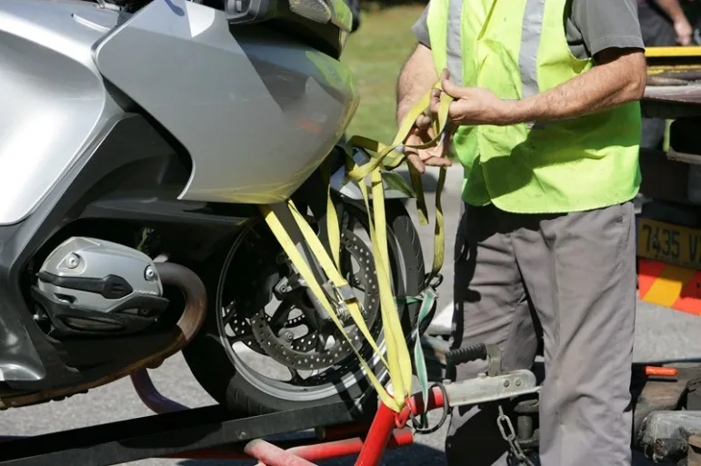 Według Komisji Europejskiej do końca 2013 r. mają zostać uchwalone nowe przepisy odnośnie przeglądu motocykli i motorowerów. 