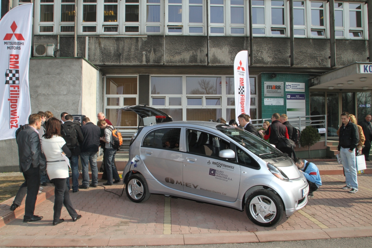 Mitsubishi i-MIEV kupiło Biuro Rozwoju Miasta Krakowa fot. mototarget