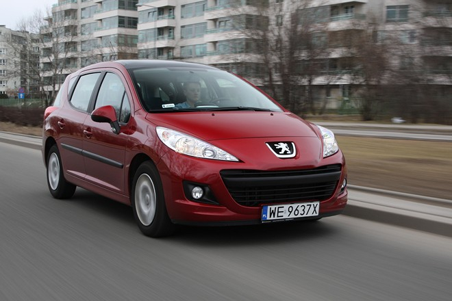 Peugeot 207 - zestawienie żarówek / Fot. Moto.wieszjak.pl