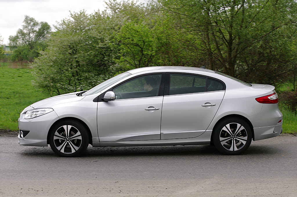 Renault Fluence Sport Way bok fot. Maciej Medyj