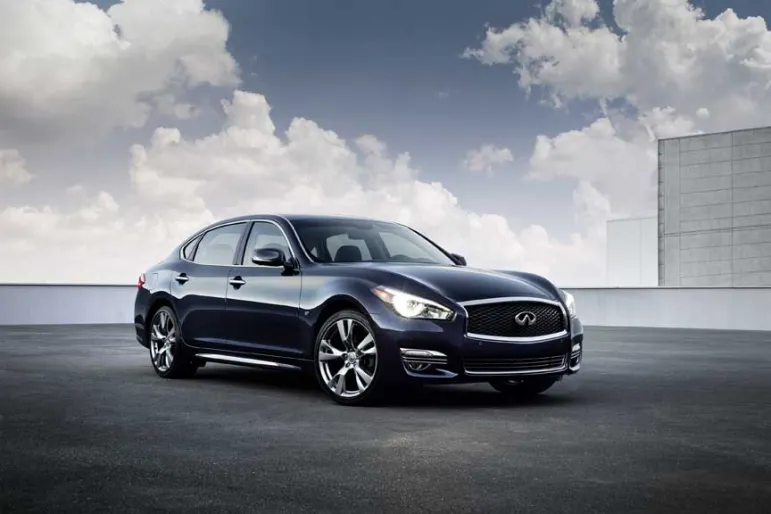 Infiniti Q70 2014 lifting