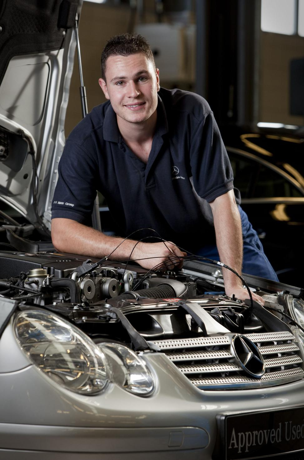 Dotykając przewody możemy ocenić w jakiej kondycji znajduje się układ chłodzenia