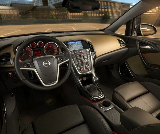 Wymiana żarówki w komputerze pokładowym w Oplu Omega A.  fot. Opel
