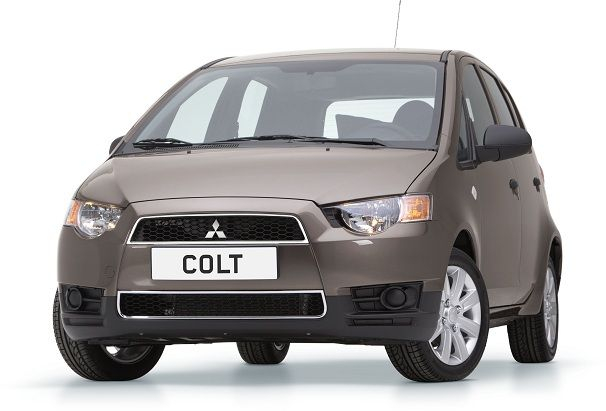 Mitsubishi Colt z przodem 