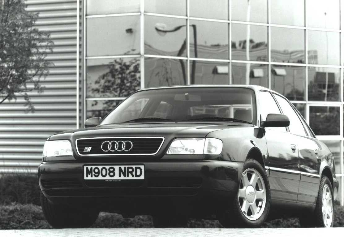 Wymiana kostki stacyjki w Audi 80. fot. Newspress