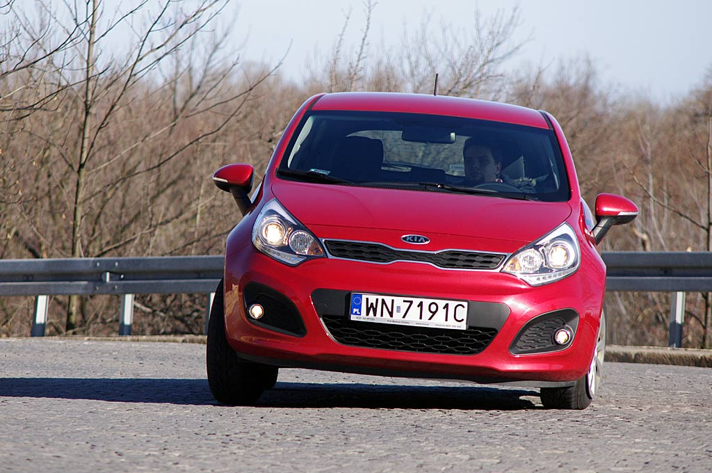 Kia Rio 1.4 DOHC CVVT przód 