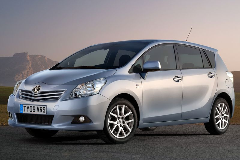 Toyota Yaris Verso.