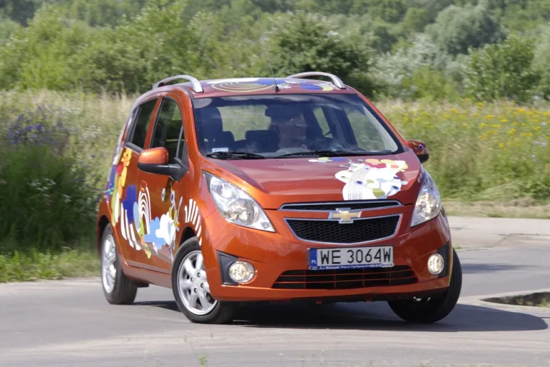 Chevrolet Spark 1.0 przód Fot. Maciej Medyj