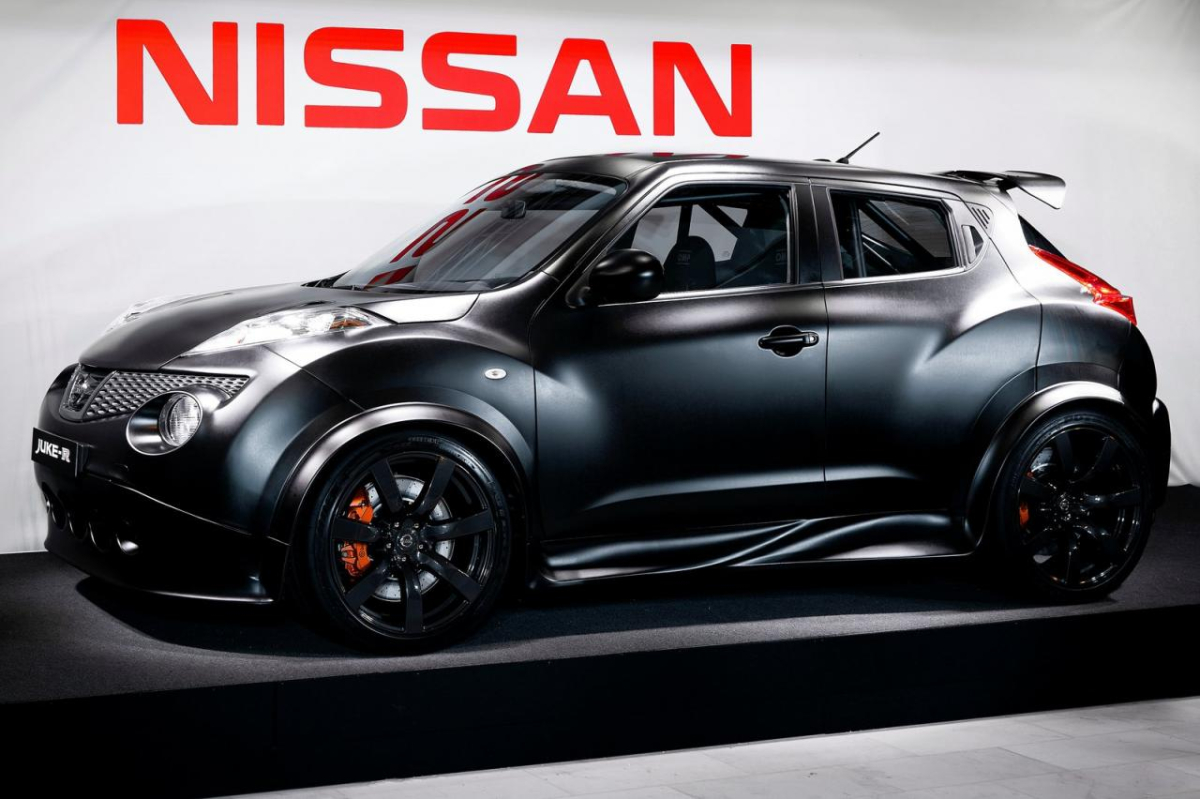Juke-R, o którego istnieniu Nissan Europe poinformował oficjalnie w październiku, nie jest modelem przeznaczonym do produkcji seryjnej - to specjalny samochód koncepcyjny, który został dopuszczony do ruchu.