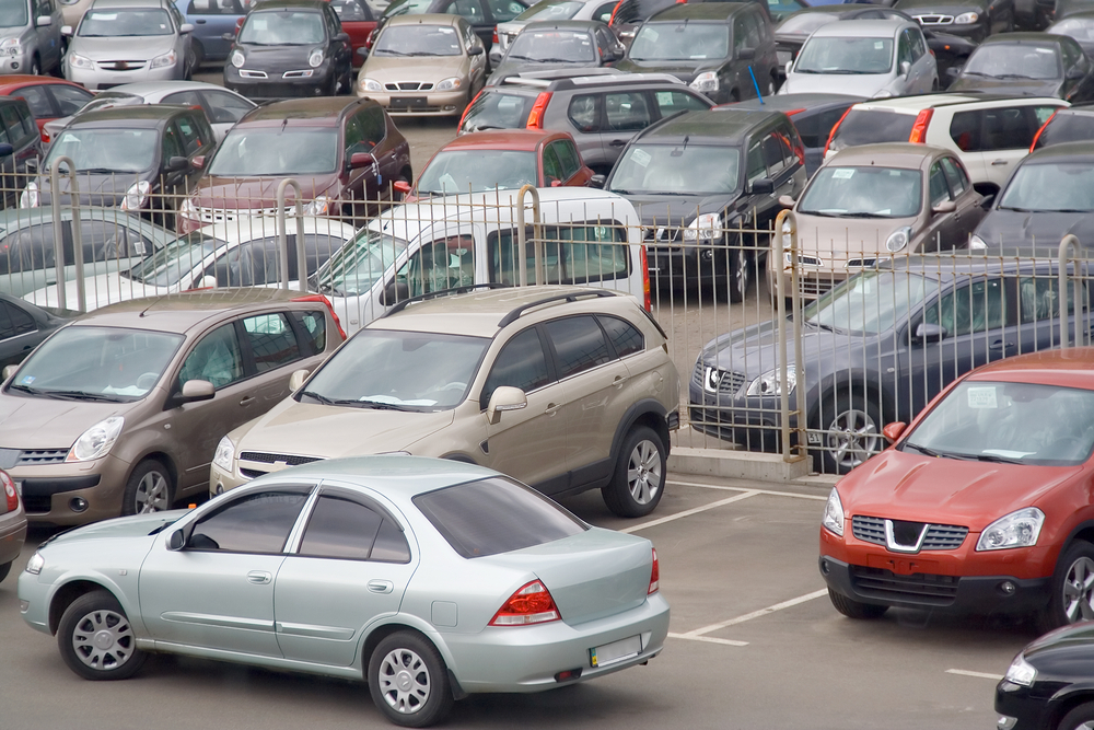 Parking Fot. shutterstock