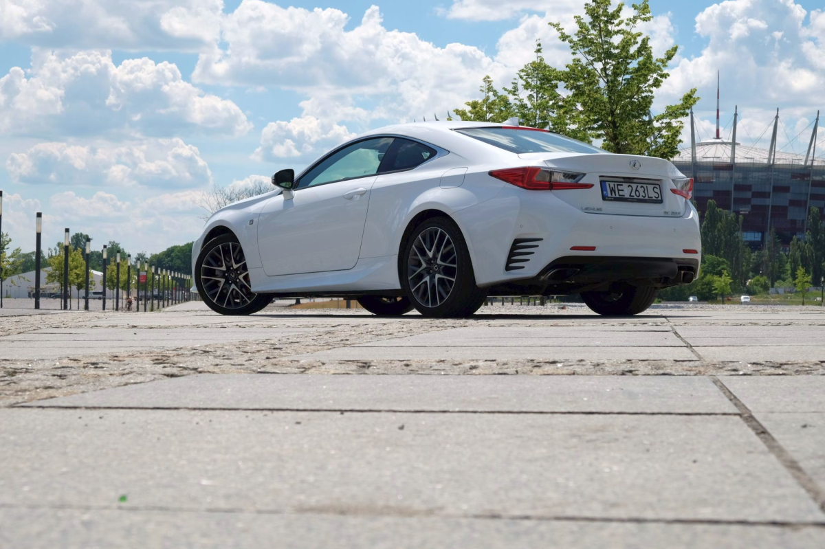 Lexus RC 200t