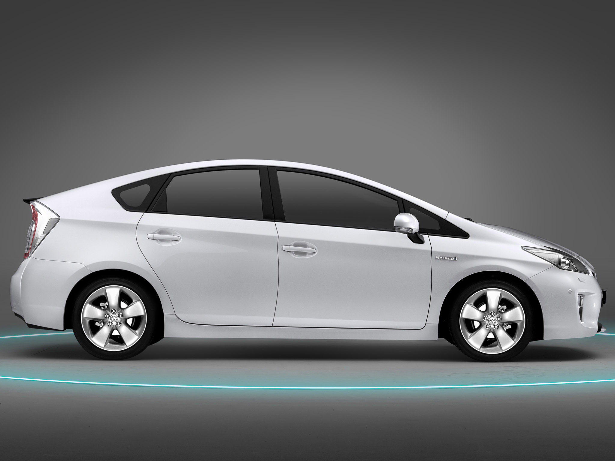 Używane: Toyota Prius III (2009-2015) - czy warto kupić hybrydę?