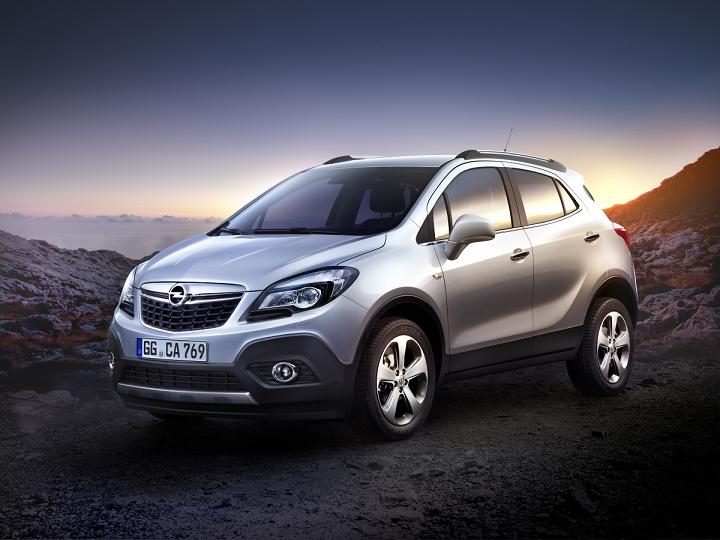 Opel Mokka wygląda dość ciekawie. Auto niczym nie zaskakuje, ale nie można odmówić mu uroku.