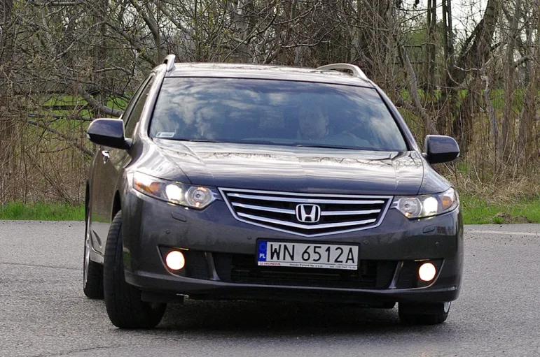 Honda Accord Tourer przód fot. Maciej Medyj