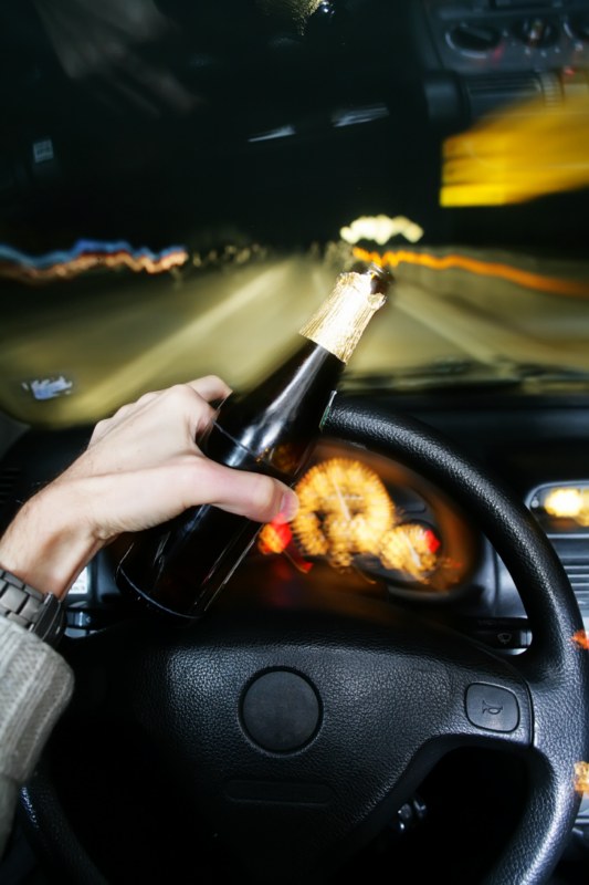 Prowadzenie pojazdu po alkoholu Fot. Fotolia