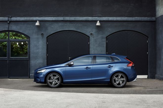 Facelifting Volvo V40 i V40 Cross Country 2016