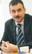 Prawdą jest, że do ZUS docierają sygnały
    od płatników, którzy teraz dowiadują się, że mają zaległości z
    połowy lat 90. Zapewniam, że dostrzegamy ten problem - mówi
    prezes ZUS Paweł Wypych