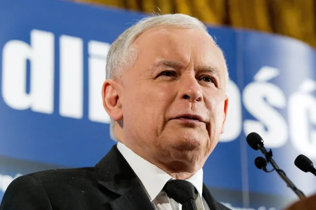 Za co PiS zapłacił 160 tys. zł wydawcy książki Kaczyńskiego? Za pokazy filmu, których nie było