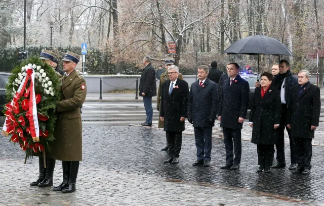 Prezydent Duda złożył wieniec przed pomnikiem Józefa Piłsudskiego