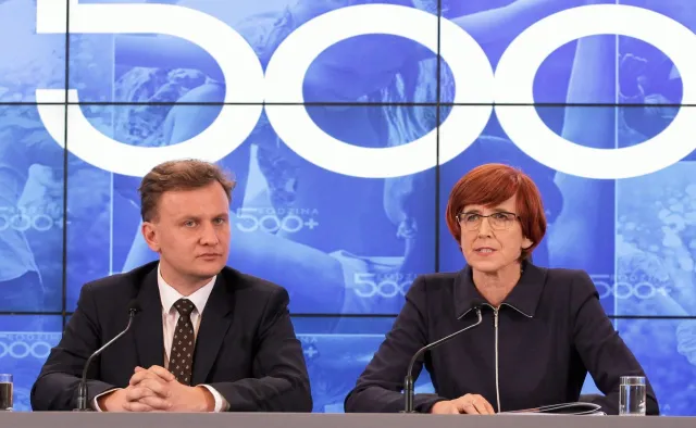 Rafalska o propozycji PO ws. programu "500 plus": Głęboko krzywdząca