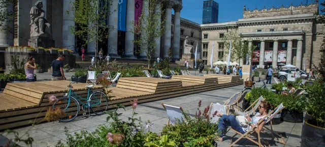 Wszyscy na Plac Defilad. Od 1 czerwca koncerty, filmy, spektakle, tańce, wystawy