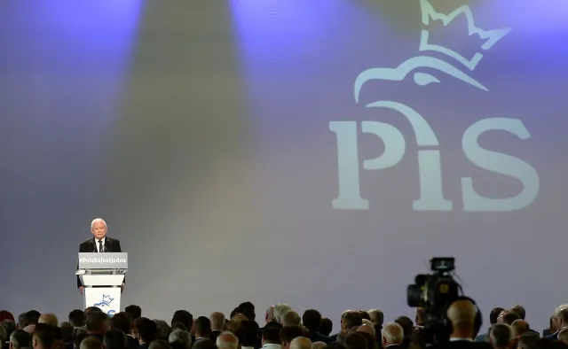 Sondaż: Poparcie dla PiS spadło do 32,1 procent