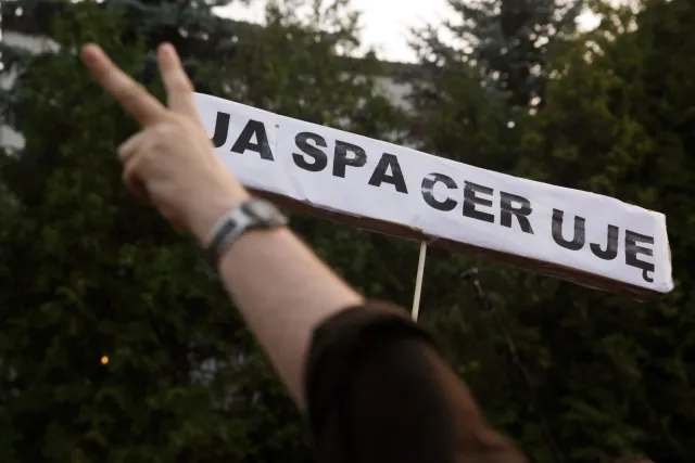 W Warszawie zorganizowano protest przed domem prezesa PiS. "Ja bez żadnego trybu"