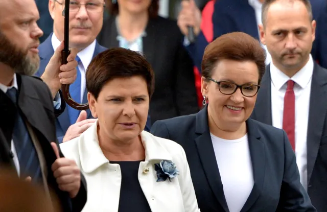 Premier: Polska szkoła ma być nowoczesna, ale też czerpać z tradycji narodu polskiego
