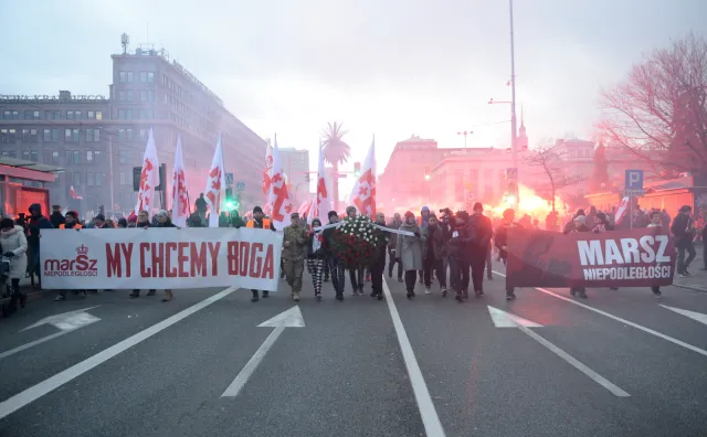 Obchody Święta Niepodległości: Policja analizuje materiały ws. ewentualnego złamania prawa