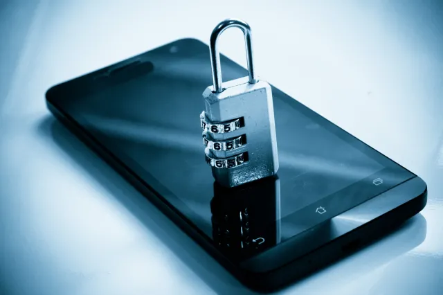 Mobilne aplikacje bankowe coraz bardziej innowacyjne. Czy także bezpieczne?