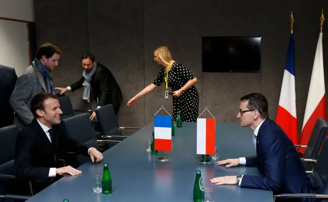 Premier Morawiecki opuścił szczyt w Brukseli. "Musiał wylecieć z powodu obowiązków w kraju"