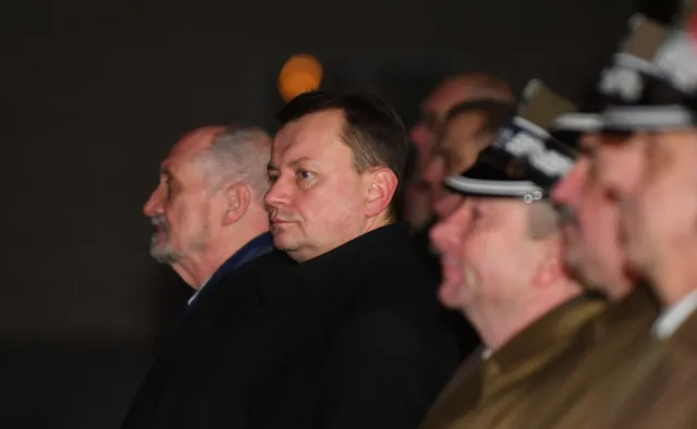 Macierewicz przekazał resort. "Po raz pierwszy Polacy mogli powiedzieć, że są bezpieczni"