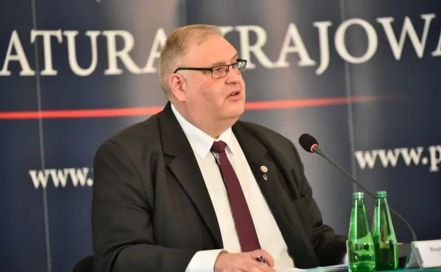 Święczkowski: Prokuratura traktuje równo ekstremistów z czerwonymi flagami, jak i tych, którzy propagują nazizm