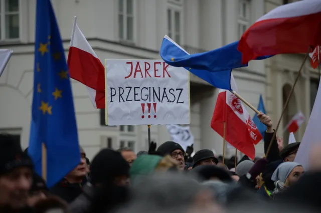 "PiS pokazało, jak bardzo się wstydzi tego, co robi." Manifestacja przed Pałacem Prezydenckim