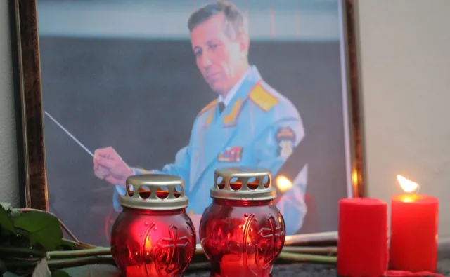 Żałoba narodowa w Rosji po katastrofie Tu-154. W okolicach Soczi trwa akcja poszukiwawcza