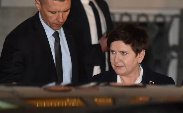 Prokuratura: Operacja pozyskania danych z samochodu premier zakończona powodzeniem