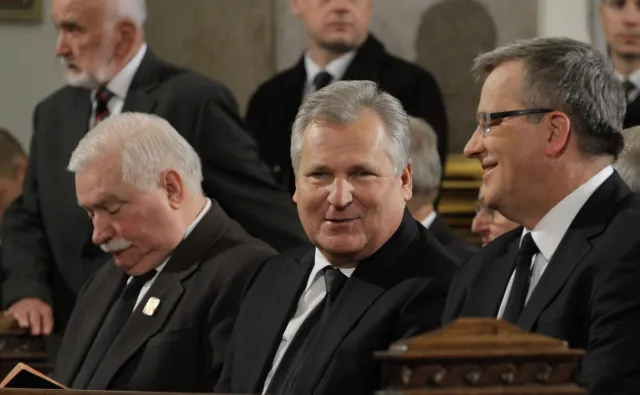 Kwaśniewski o konstytucji: Nie zrzucajmy na nią win polityków