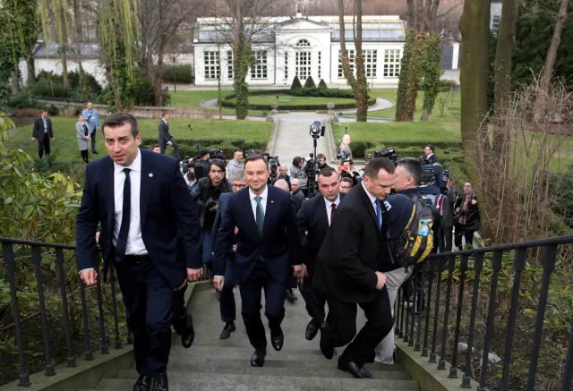 Politycy o spotkaniu Duda-Macierewicz: "Prezydent boi się swego ministra obrony", "Napięcie jest wpisane w ustrój polityczny"