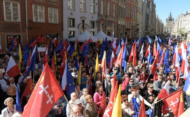Akt oskarżenia przeciwko jednemu z podejrzanych o publiczne propagowanie faszyzmu