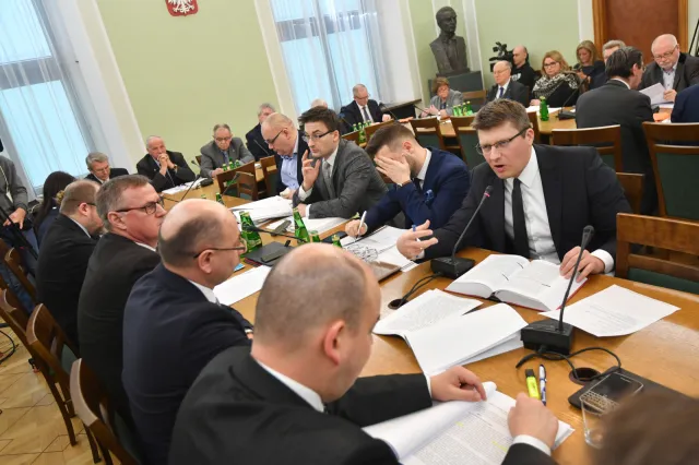 Komisje senackie poparły bez poprawek przepisy nowelizacji ustawy o IPN