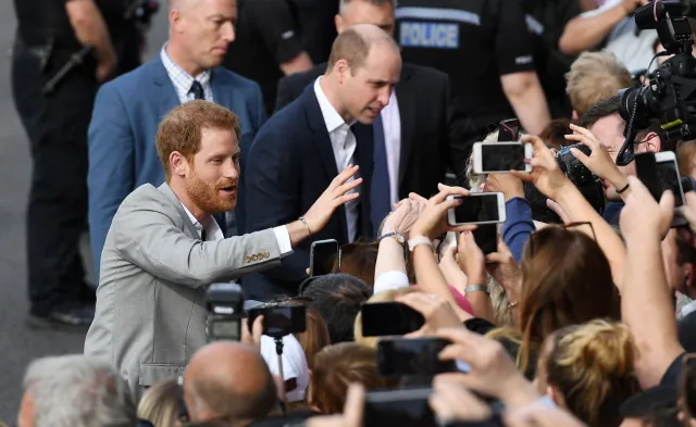 Prasa w Wielkiej Brytanii: Witamy w rodzinie, Meghan!
