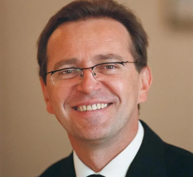 Spółki skarbu państwa: Wykształceniem w załogi