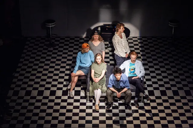"Śmieszne miłości" w Teatrze WARSawy, czyli o tym, że Kundera i debiutanci wzajemnie się nie wykluczają