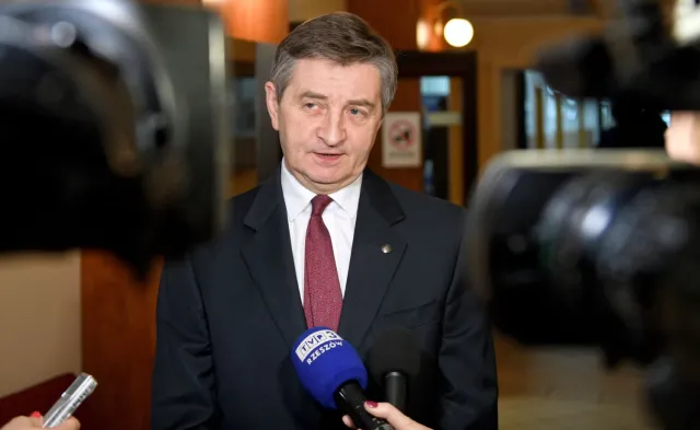 Marszałek Sejmu pokryje koszty przelotu członków rodziny