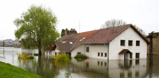 Klimatyczny rollercoaster. Musimy radykalnie zmienić sposób gospodarowania wodą