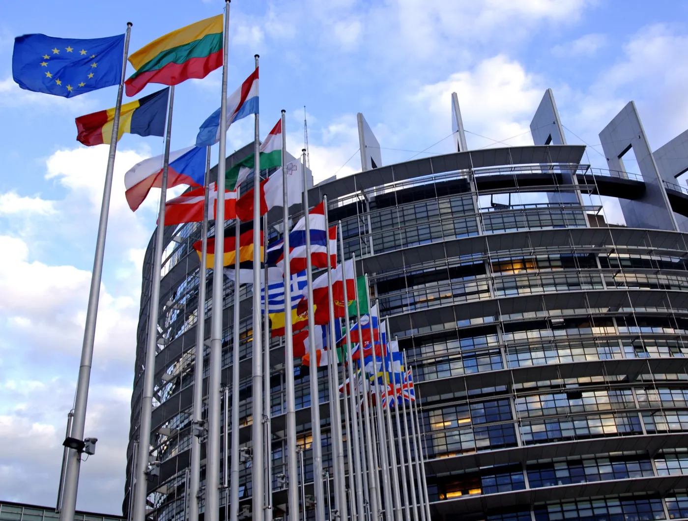 Zaufanie wśród europosłów słabnie. Zastanawiają się, kto jest kłamcą