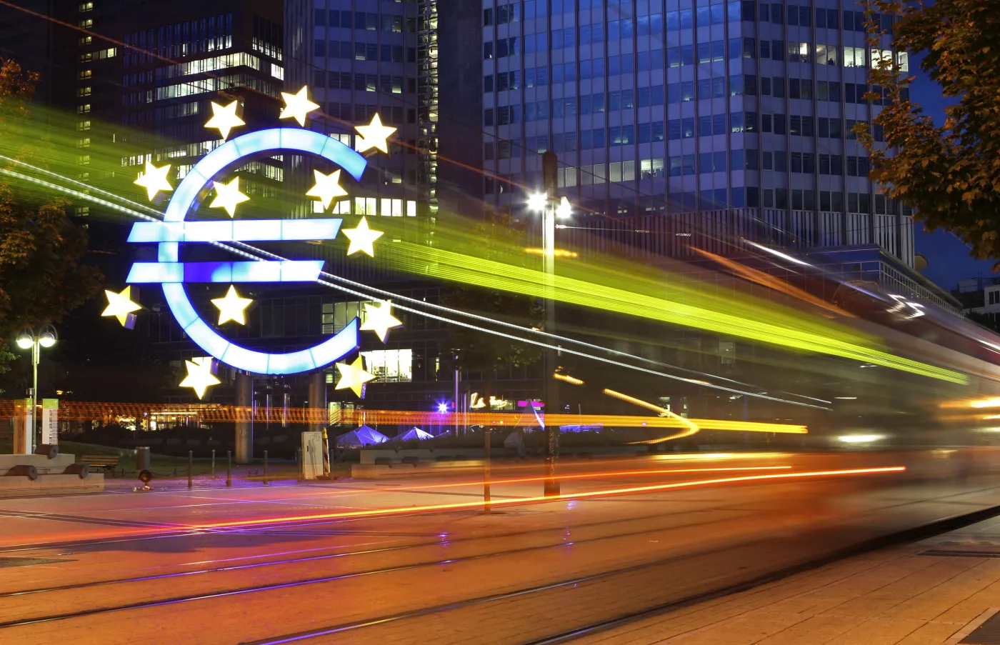 Najnowszy sondaż – czy Polacy chcą przyjęcia euro? Większość z nas nie ma wątpliwości