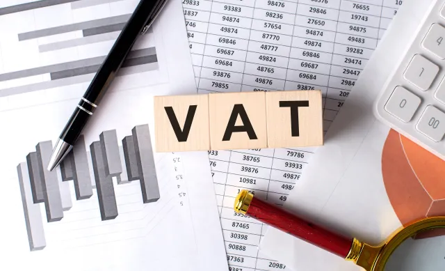 Kara za przedwczesne rozwiązanie umowy podlega VAT