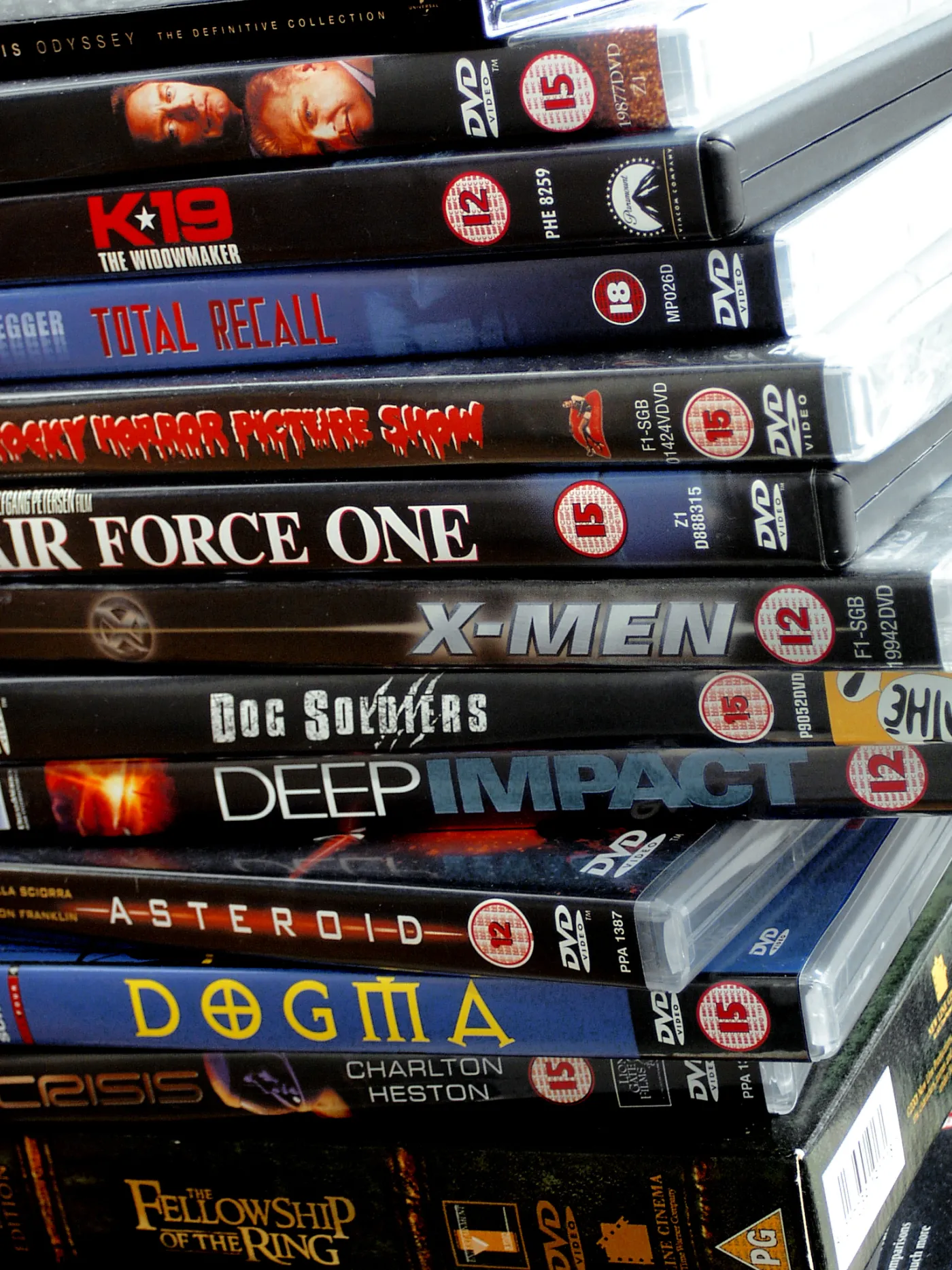 Video: Premiery w internecie szybciej niż w sklepach