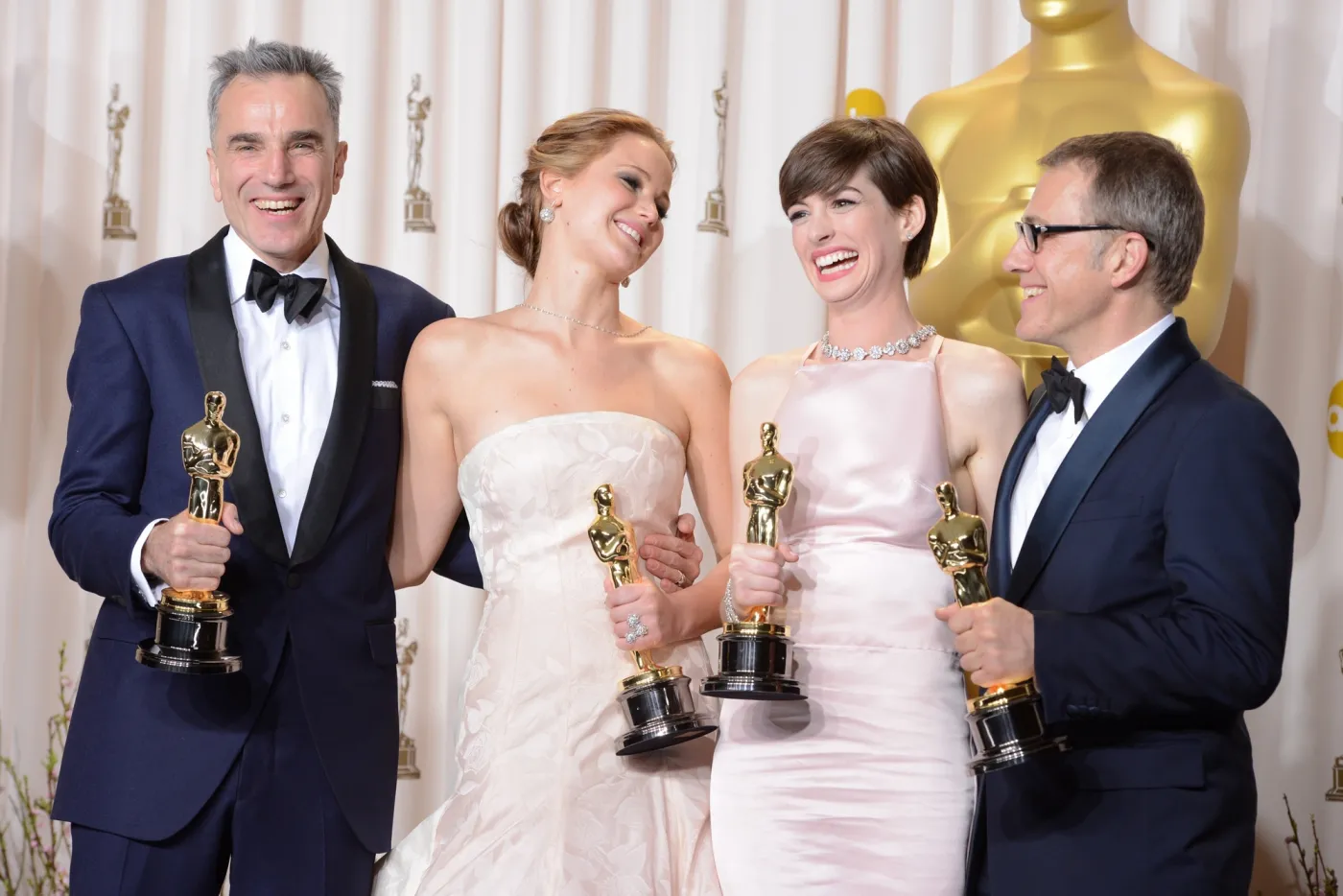 Daniel Day-Lewis, Jennifer Lawrence, Anne Hathaway i Christoph Waltz z Oscarami